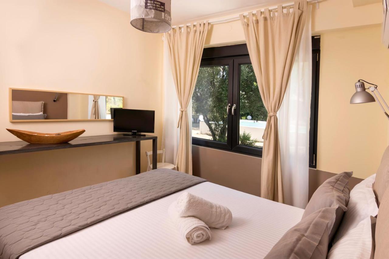 Entechnos Living Aparthotel Megali Ammos  Exterior photo